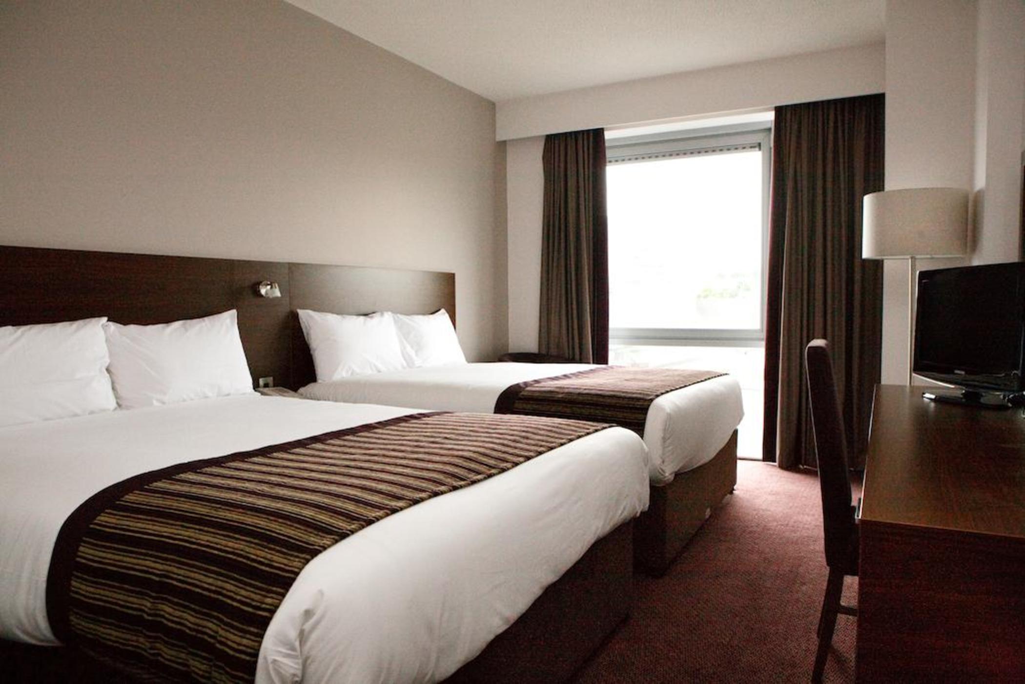 Leonardo Hotel Derby Bagian luar foto