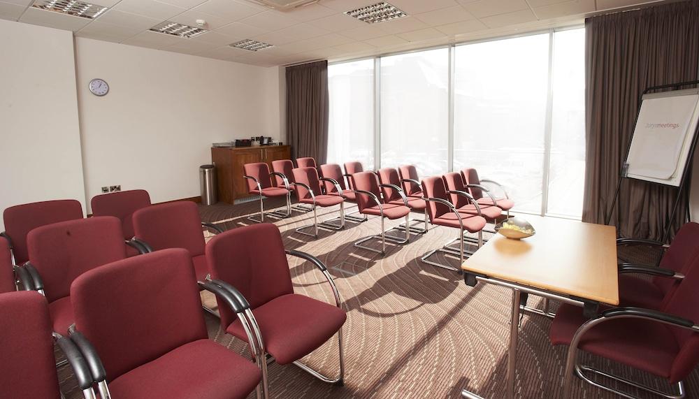 Leonardo Hotel Derby Bagian luar foto