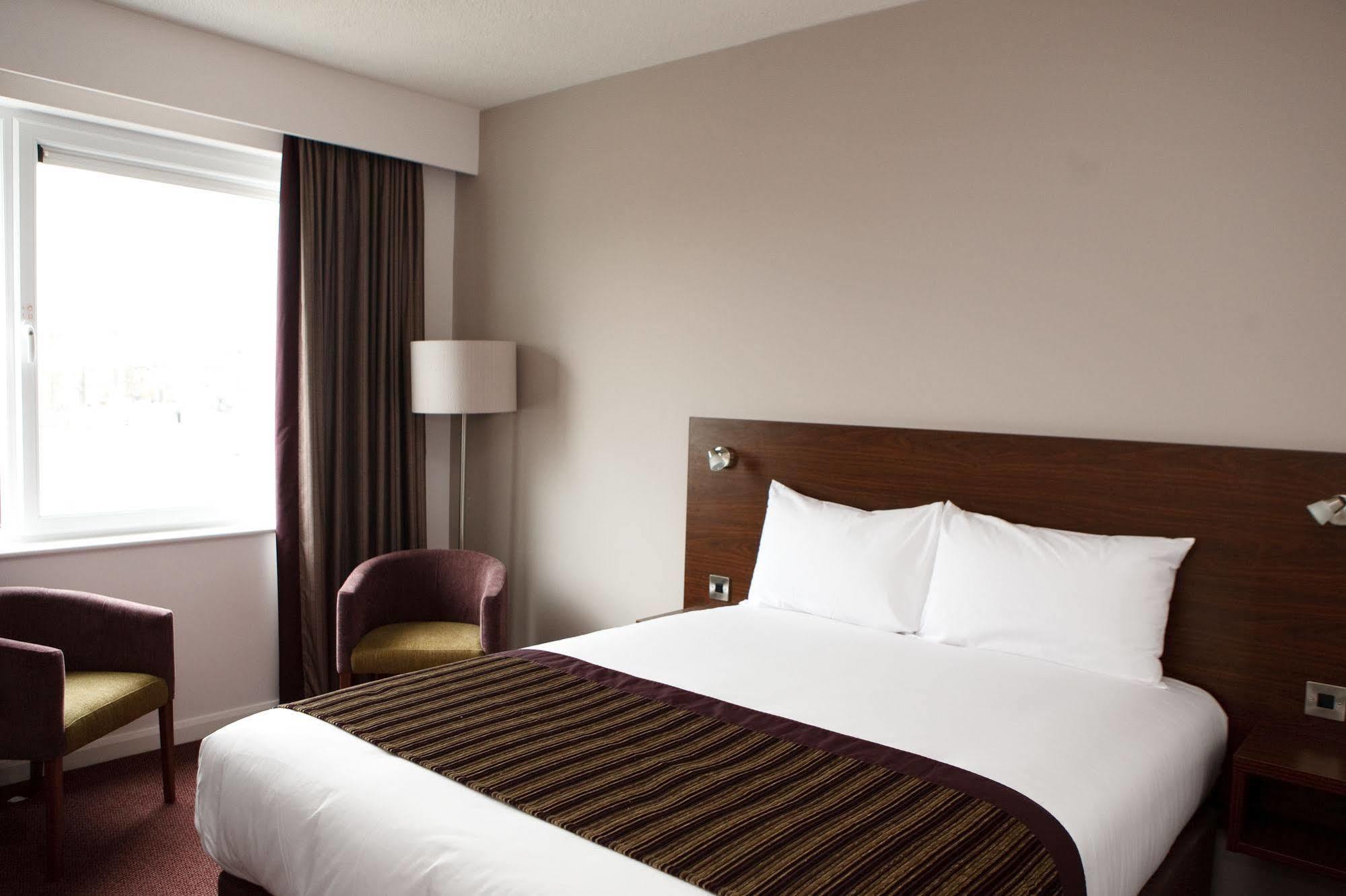 Leonardo Hotel Derby Bagian luar foto