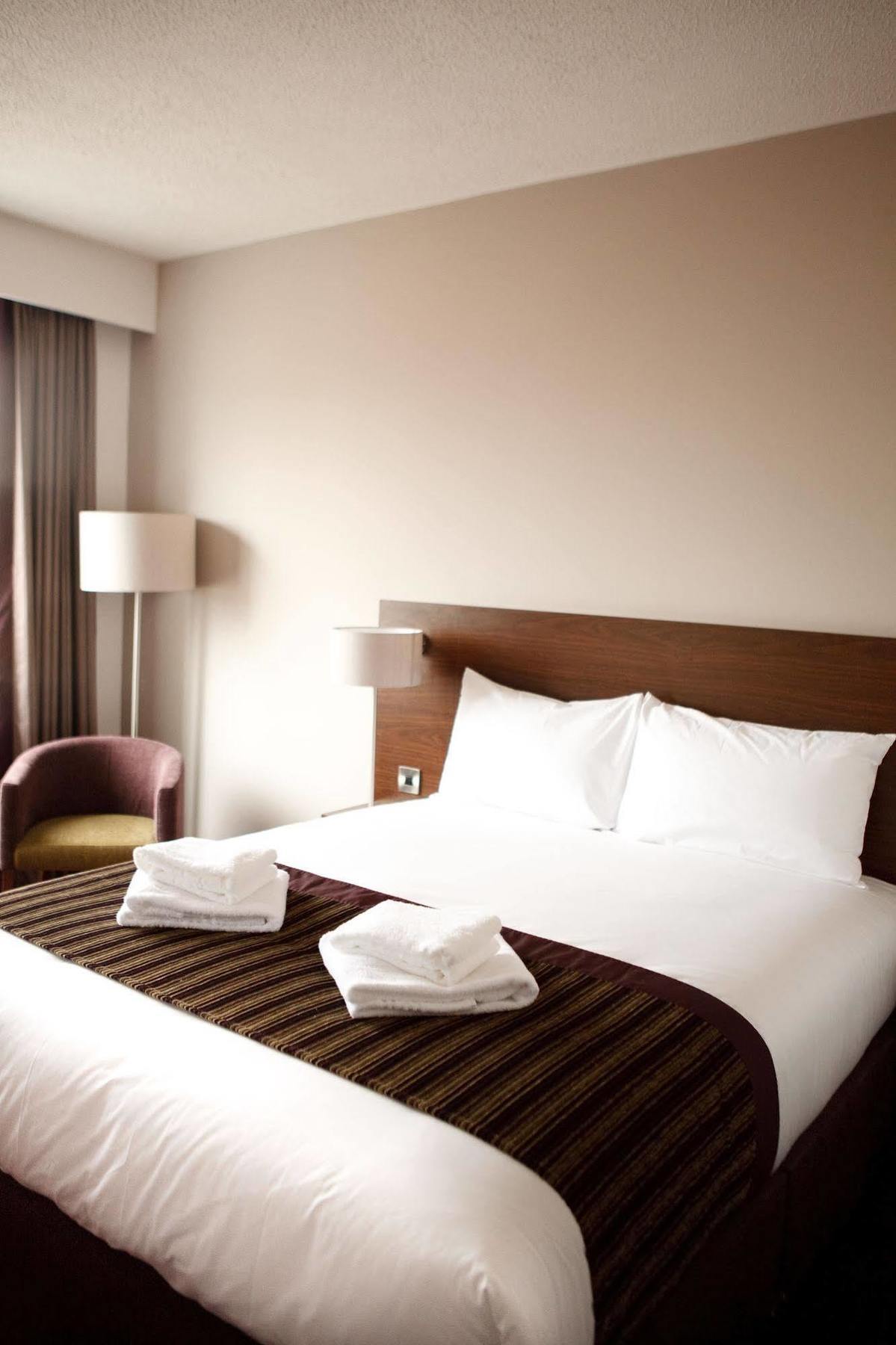 Leonardo Hotel Derby Bagian luar foto