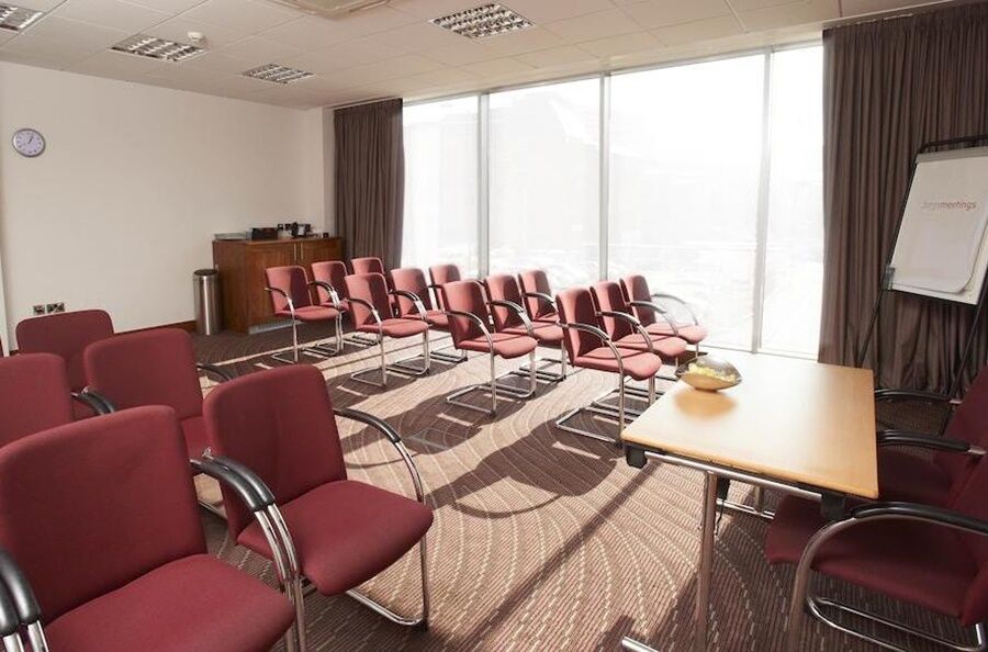 Leonardo Hotel Derby Bagian luar foto